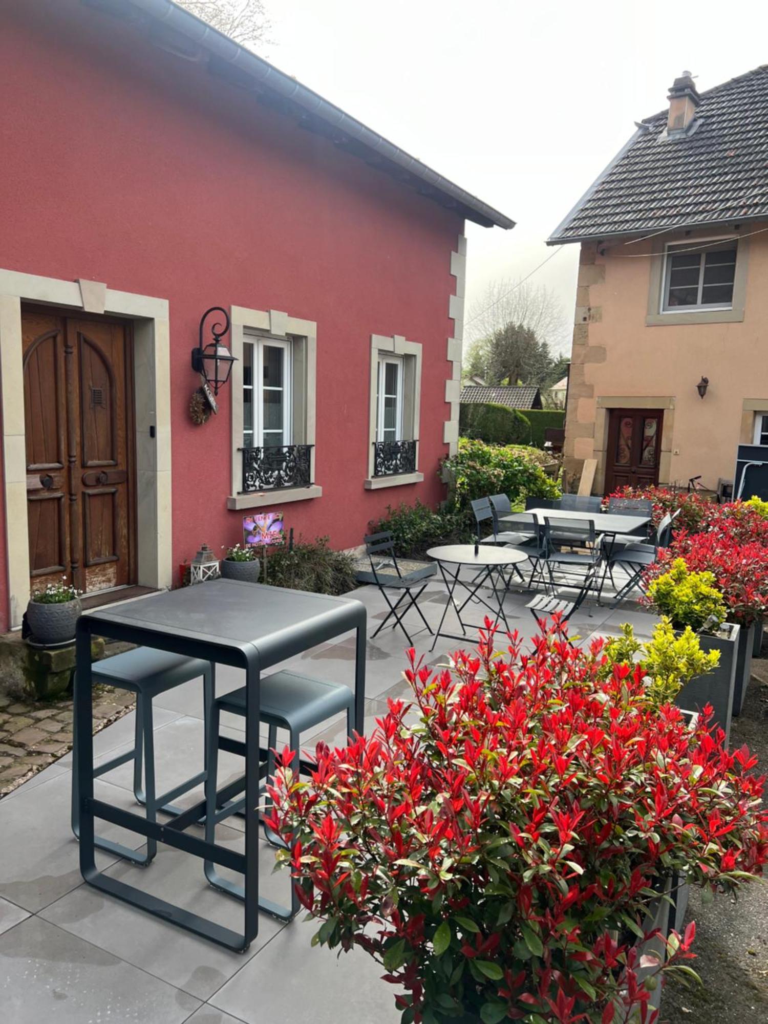 Logis Hotel Domaine Du Moulin Saint-Avold Eksteriør billede